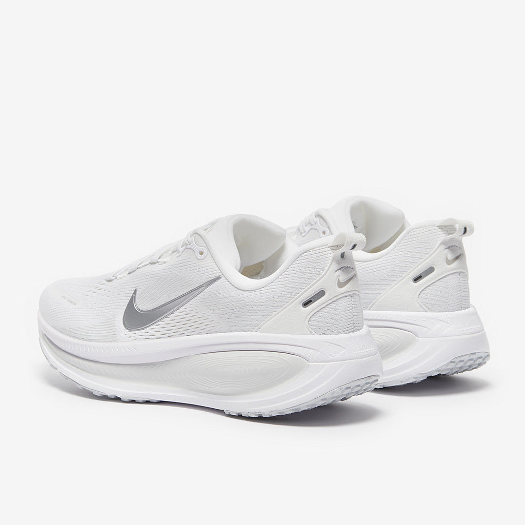 Nike Womens Vomero 18